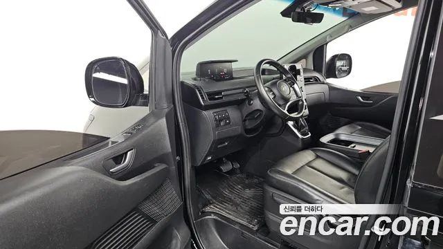 Hyundai Staria 2024 thumb 10