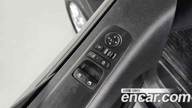 Hyundai Staria 2024 thumb 12