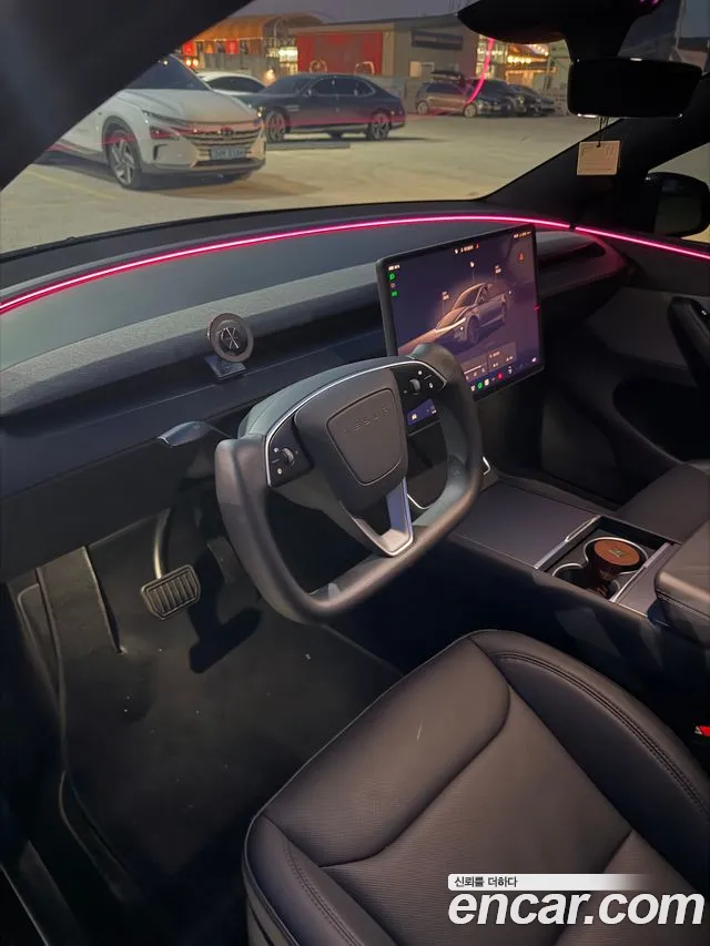 Tesla Model Y 2026 thumb 6