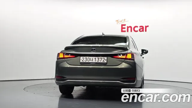 Lexus ES 2023 thumb 4