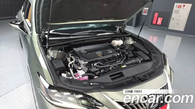 Lexus ES 2023 thumb 6
