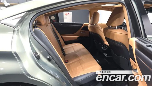 Lexus ES 2023 thumb 12