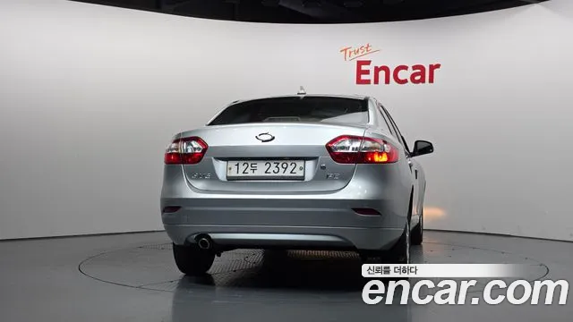 Renault-KoreaSamsung Fluence 2011 thumb 4