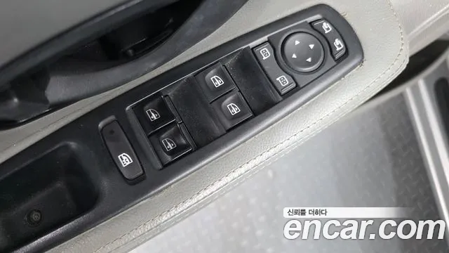 Renault-KoreaSamsung Fluence 2011 thumb 11