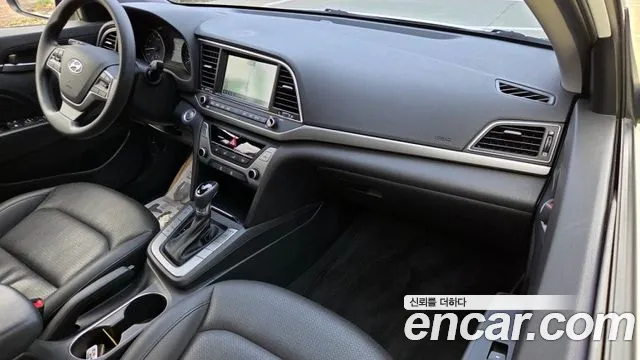 Hyundai Avante 2017 thumb 8