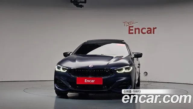 BMW 8-Series 2022 thumb 2
