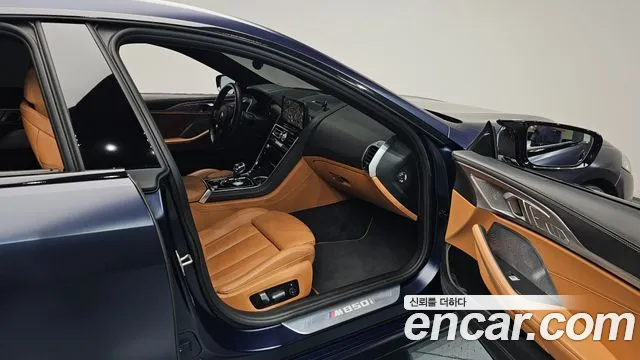 BMW 8-Series 2022 thumb 10