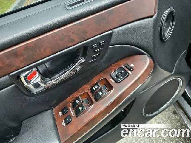 KG_Mobility_Ssangyong Chairman 2011 thumb 10