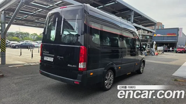 Hyundai Staria 2024 thumb 2
