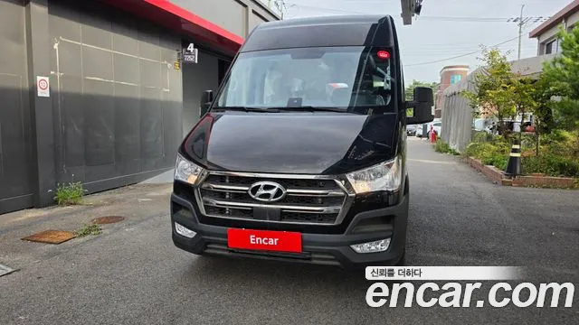 Hyundai Staria 2024 thumb 3