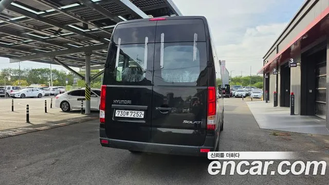 Hyundai Staria 2024 thumb 4