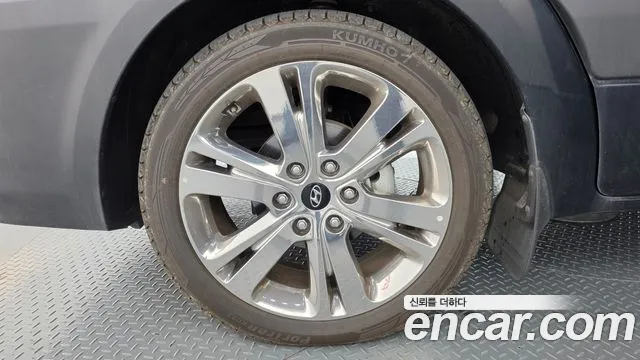 Hyundai Staria 2024 thumb 5