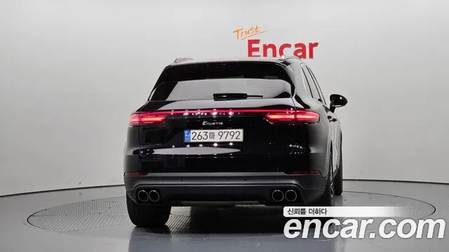 Porsche Cayenne 2019 thumb 4