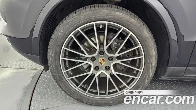 Porsche Cayenne 2019 thumb 5