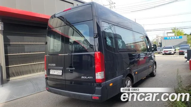 Hyundai Staria 2024 thumb 2