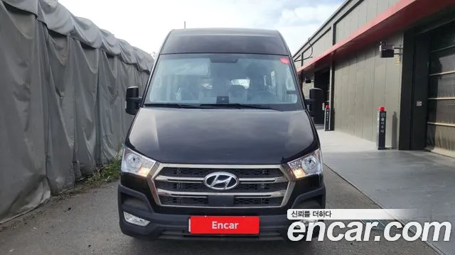 Hyundai Staria 2024 thumb 3