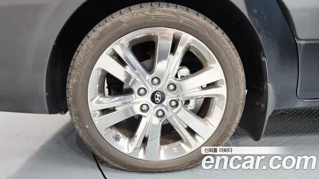 Hyundai Staria 2024 thumb 5