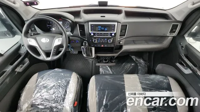 Hyundai Staria 2024 thumb 7