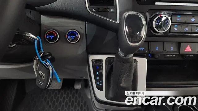 Hyundai Staria 2024 thumb 9