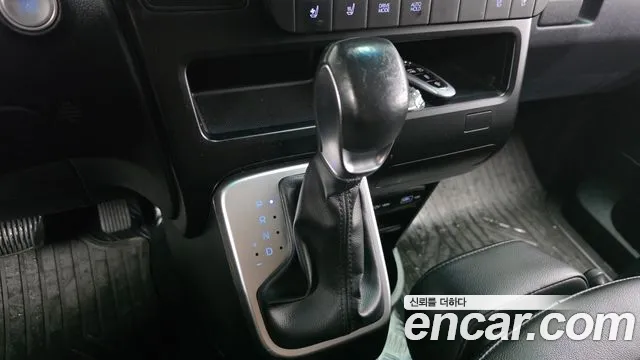 Hyundai Staria 2022 thumb 9