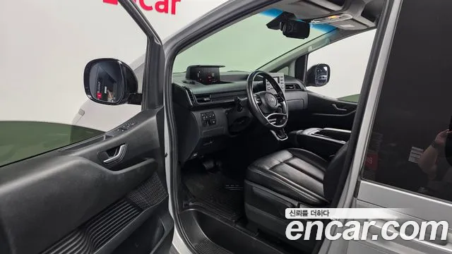 Hyundai Staria 2022 thumb 10