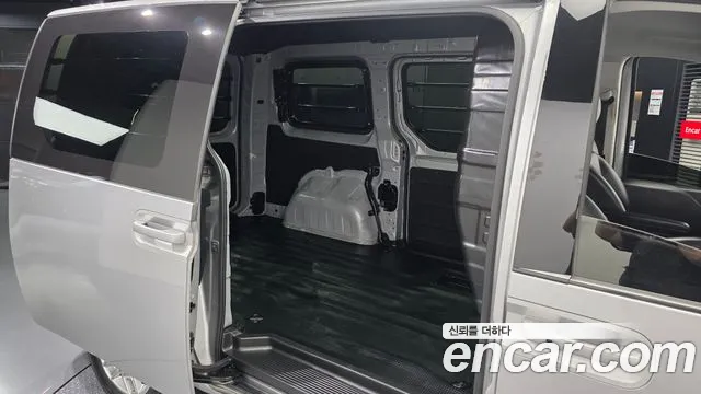 Hyundai Staria 2022 thumb 12