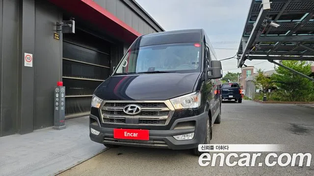 Hyundai Staria 2024 thumb 3