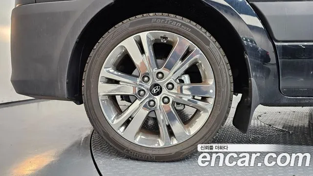 Hyundai Staria 2024 thumb 5