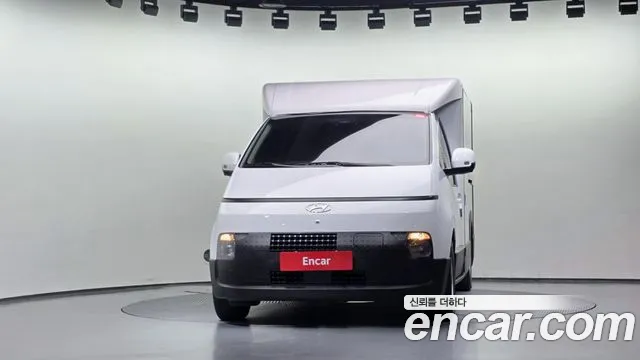 Hyundai Staria 2024 thumb 3
