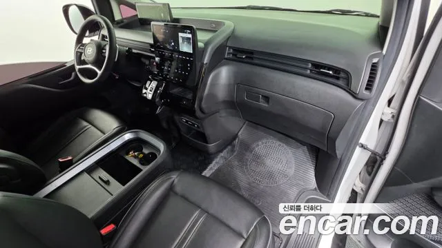 Hyundai Staria 2024 thumb 7