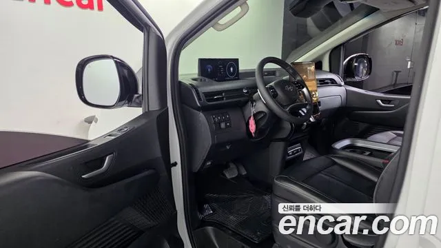 Hyundai Staria 2024 thumb 10