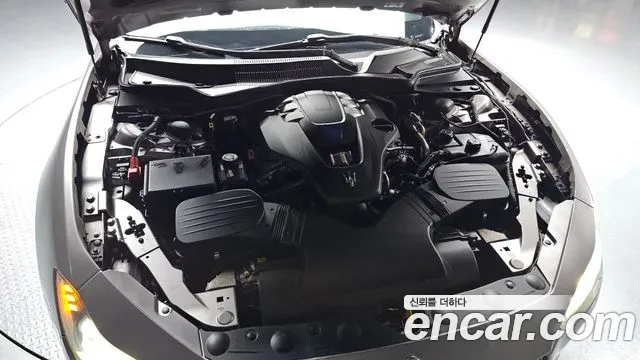 Maserati Ghibli 2015 thumb 6