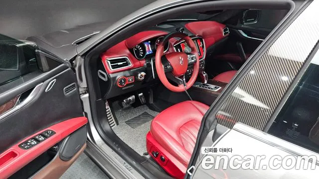 Maserati Ghibli 2015 thumb 10