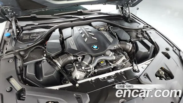 BMW 8-Series 2022 thumb 6