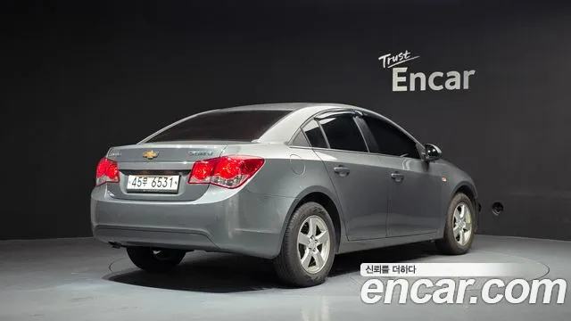 ChevroletGMDaewoo Lacetti 2010 thumb 2