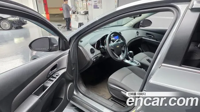 ChevroletGMDaewoo Lacetti 2010 thumb 10