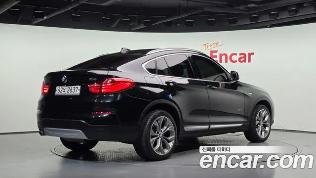 BMW X4 2016 thumb 2