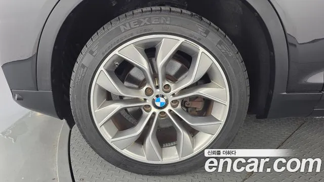 BMW X4 2016 thumb 5