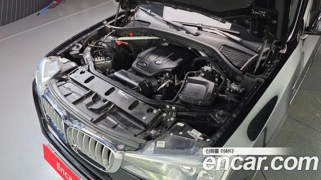 BMW X4 2016 thumb 6