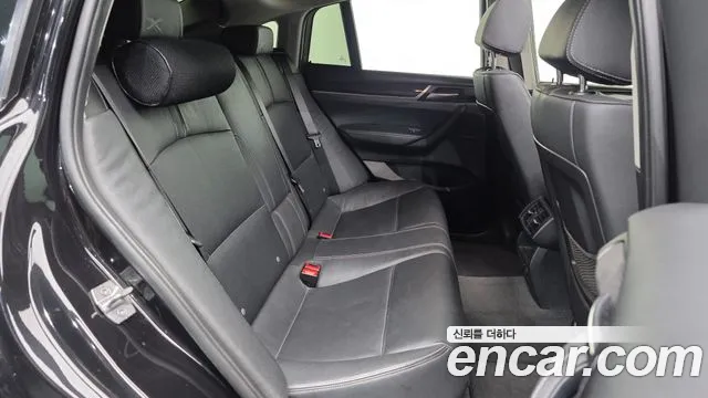 BMW X4 2016 thumb 12