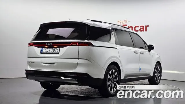 Kia Carnival 2021 thumb 2