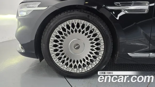 Genesis G90 2019 thumb 5