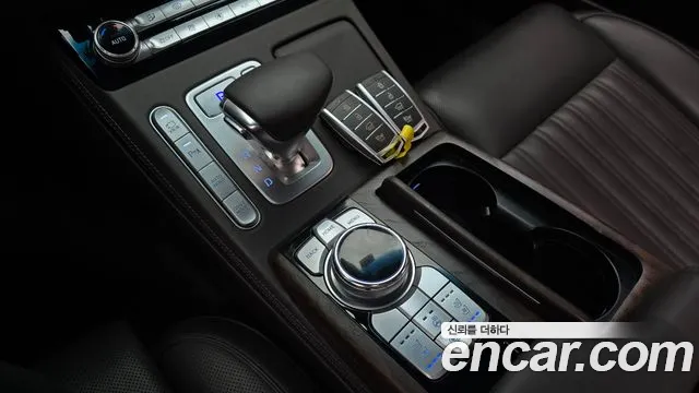 Genesis G90 2019 thumb 9