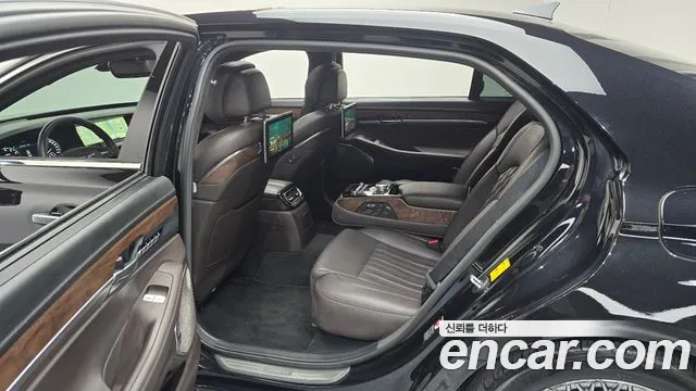 Genesis G90 2019 thumb 11