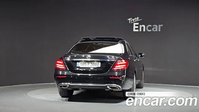 Mercedes-Benz E-Класс 2020 thumb 4