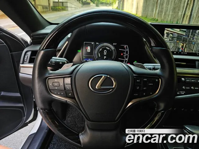 Lexus ES 2019 thumb 8