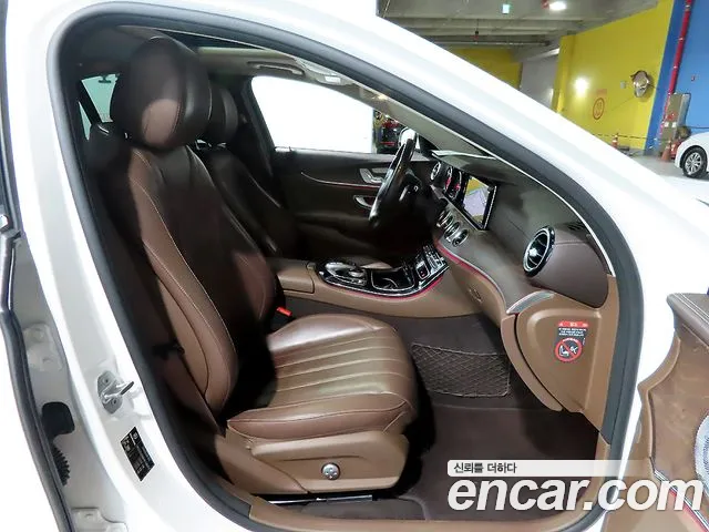 Mercedes-Benz E-Класс 2016 thumb 8