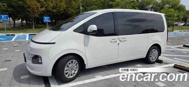 Hyundai Staria 2025 thumb 11
