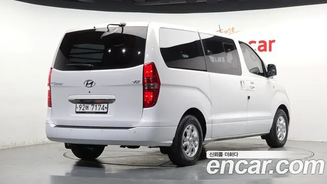 Hyundai Starex 2015 thumb 2