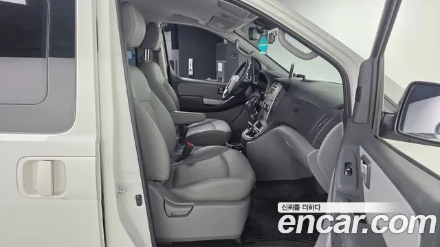 Hyundai Starex 2015 thumb 11